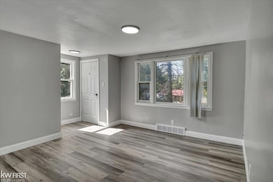 3200 N Averill Ave, Flint, MI 48506 - photo 4