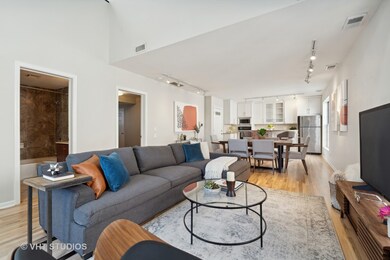 1640 W Diversey Pkwy unit 6, Chicago, IL 60614 - photo 3