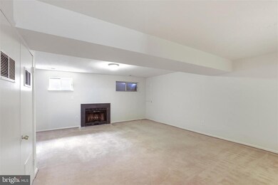 15621 Ambiance Dr, North Potomac, MD 20878 - photo 5