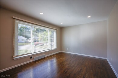 857 Bryn Mawr Ave, Wickliffe, OH 44092 - photo 5