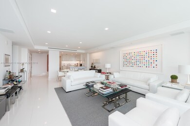 UNIT TOTALLY REMODELATED WITH EXQUISITE TASTE. NEW