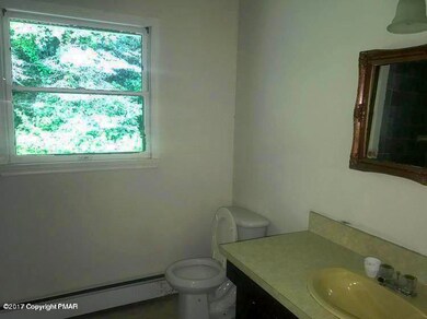 121 Lenape Trail, Mount Bethel, PA 18343 - photo 7