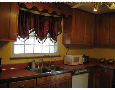 8804 MacCorkle Ave, Charleston, WV 25315 - photo 5