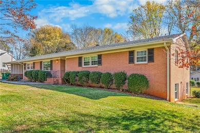 6595 Rollingwood Dr, Clemmons, NC 27012 - photo 2