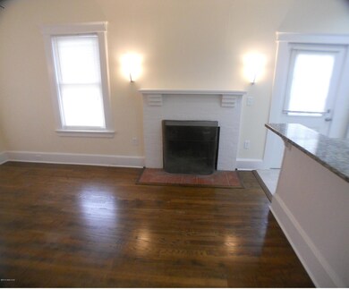Cozy Living room & Kitchen