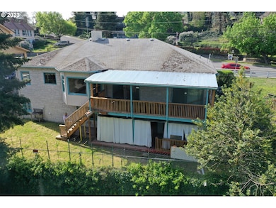 531 W 3rd Place, the Dalles, OR 97058 - photo 4