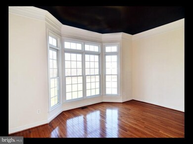 35428 Greyfriar Dr, Round Hill, VA 20141 - photo 4