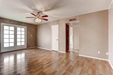 351 W Palo Verde Gilbert AZ-large-006-11