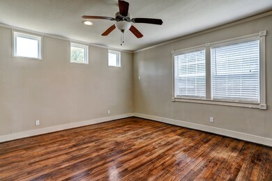 3211 Parkwood Dr, Houston, TX 77021 - photo 7