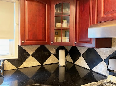 21 Orange St, Edison, NJ 08817 - photo 4