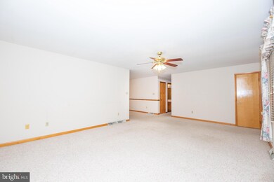 11807 Wicomico Ct, Smithsburg, MD 21783 - photo 4