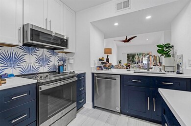 1105 Lake Shore Dr unit 202, West Palm Beach, FL 33403 - photo 4