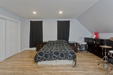 20 James St, Holyoke, MA 01040 - photo 4