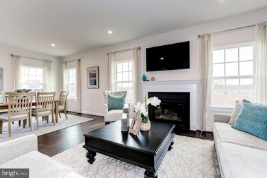 7623 Chesham Ct, White Plains, MD 20695 - photo 5