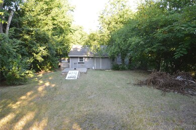805 N 10th St, Sapulpa, OK 74066 - photo 5