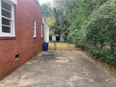 423 Durant Dr, Fayetteville, NC 28304 - photo 3