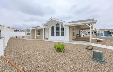 333 Mountain View Dr unit 86, Talent, OR 97540 - photo 2