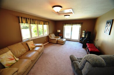 111 Meadowcrest Dr, Bedford, NH 03110 - photo 5