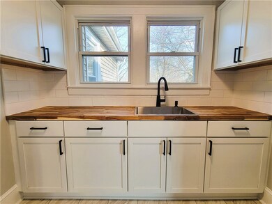 28 Friendship St unit 2, Newport, RI 02840 - photo 3