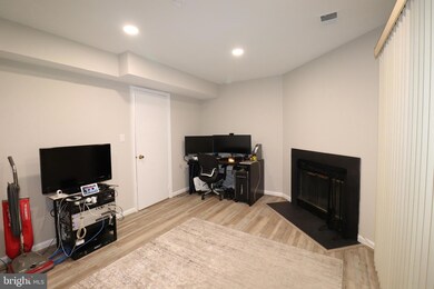 14307 Oxford Dr, Laurel, MD 20707 - photo 5