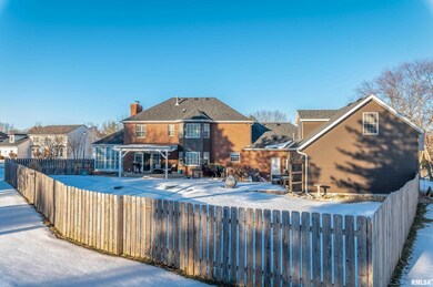 2831 E 43rd St, Davenport, IA 52807 - photo 2