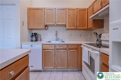 5804 Burning Tree Ln, MacUngie, PA 18062 - photo 4