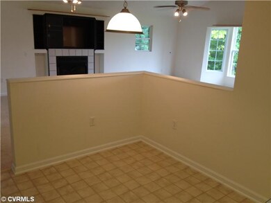 Kitchen - Eat-in area