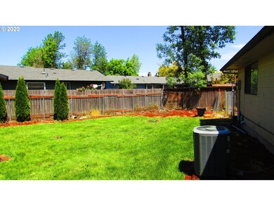626 S 44th St, Springfield, OR 97478 - photo 5