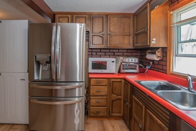 33 Ottawa St, Lowell, MA 01850 - photo 5