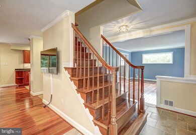 8511 Rehoboth Ct, Vienna, VA 22182 - photo 3