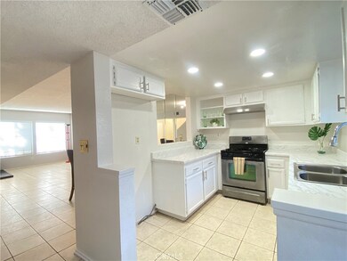 156 W Walnut Ave unit A, Rialto, CA 92376 - photo 6
