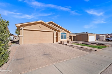 14351 Spanish Point Dr, El Paso, TX 79938 - photo 2