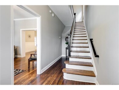 Awesome foyer with pine floors and 9' ceilings!