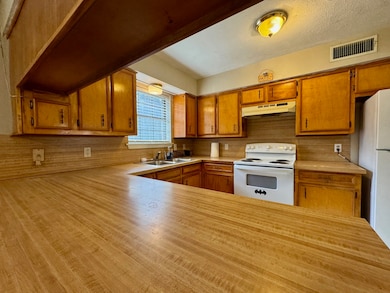 227 Woodland Cir, Crockett, TX 75835 - photo 7