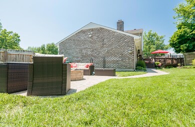 8328 Roseborough Rd, Louisville, KY 40228 - photo 7