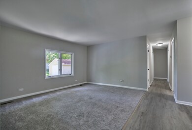 18115 Charlemagne Ave, Hazel Crest, IL 60429 - photo 4