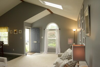 8510 Roseborough Rd, Louisville, KY 40228 - photo 3