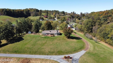 153 Triangle Ln, Tazewell, TN 37879 - photo 4