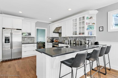 Eat-in Kitchen