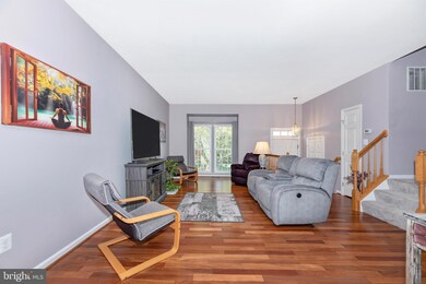 13 Rosebay Ct, Germantown, MD 20874 - photo 4