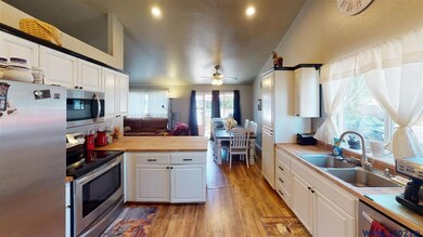 1324 S 6th St, Independence, OR 97351 - photo 7