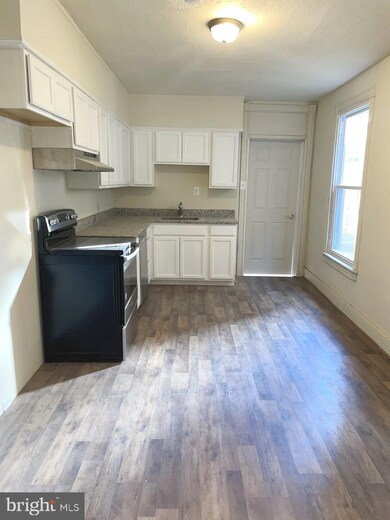 347 Linden St, Reading, PA 19604 - photo 2