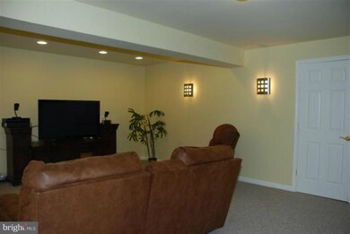 113 Phoenix Ct, Walkersville, MD 21793 - photo 5