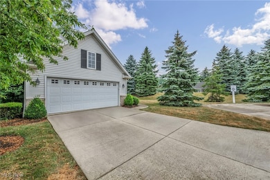 642 Linsberry Ct, Avon Lake, OH 44012 - photo 3