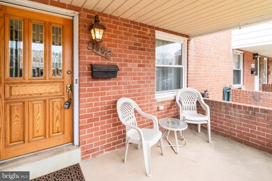 1002 Foxcroft Ln, Essex, MD 21221 - photo 2