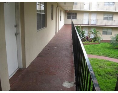 Kensington Club unit 109A, Hialeah, FL 33012 - photo 2