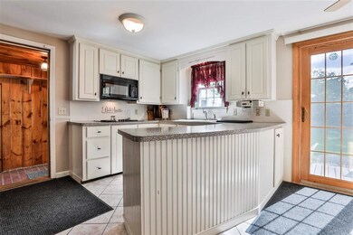 3 Sheridan St, Nashua, NH 03064 - photo 3