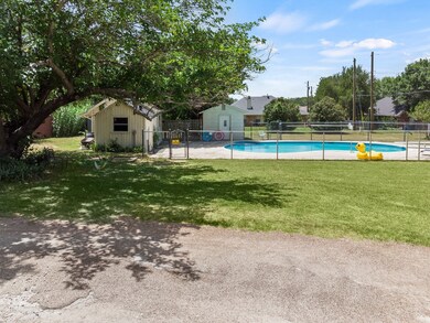 1616 E Bankhead Dr, Weatherford, TX 76086 - photo 3