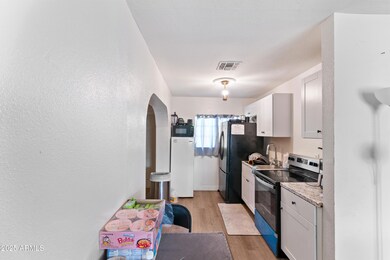 7_5536 w encanto blvd-12