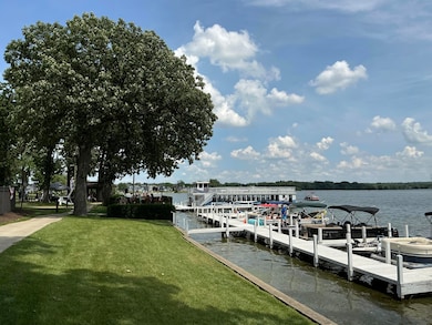 2400 E Geneva St unit 1812, Delavan, WI 53115 - photo 4